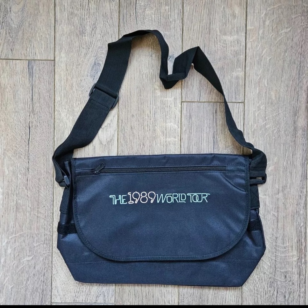 Taylor Swift Official 1989 VIP Messenger Bag New 1989 World Tour New Black